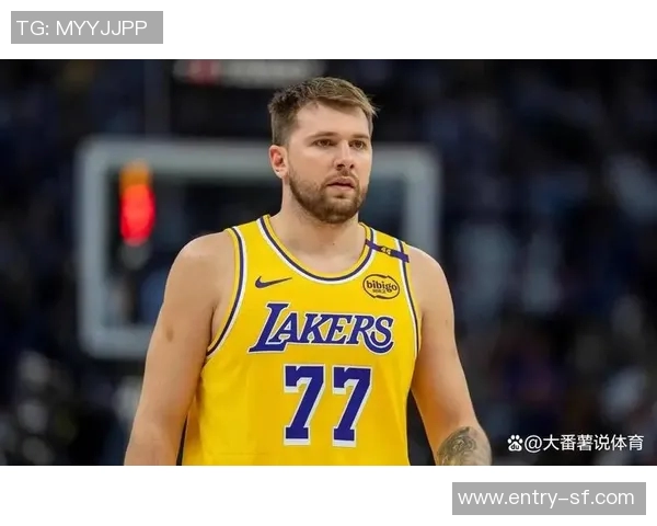 霍里直言东契奇比赛中频繁造犯规策略裁判不吹他就持续尝试